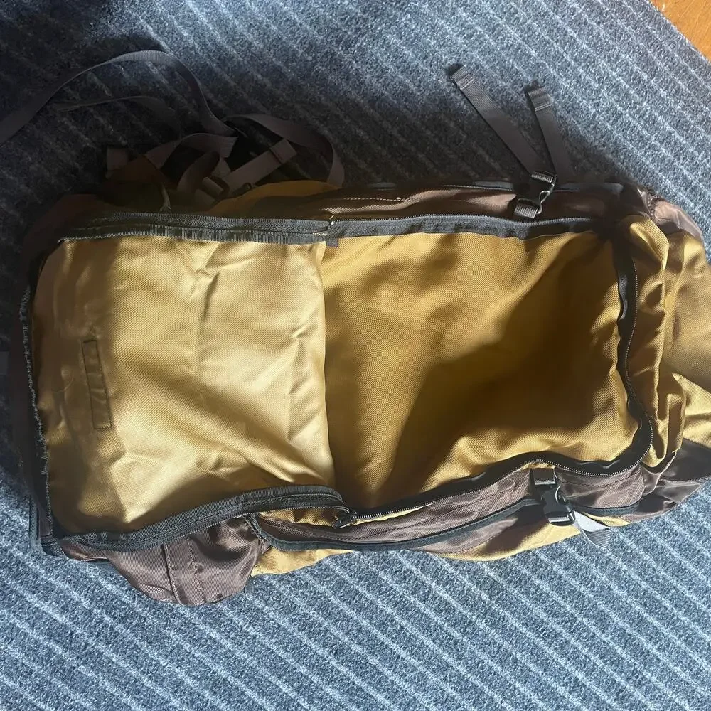 REI Pinnacle Hiking Alpine Backpack Model 13104 65 Liters 4 pounds 9 oz